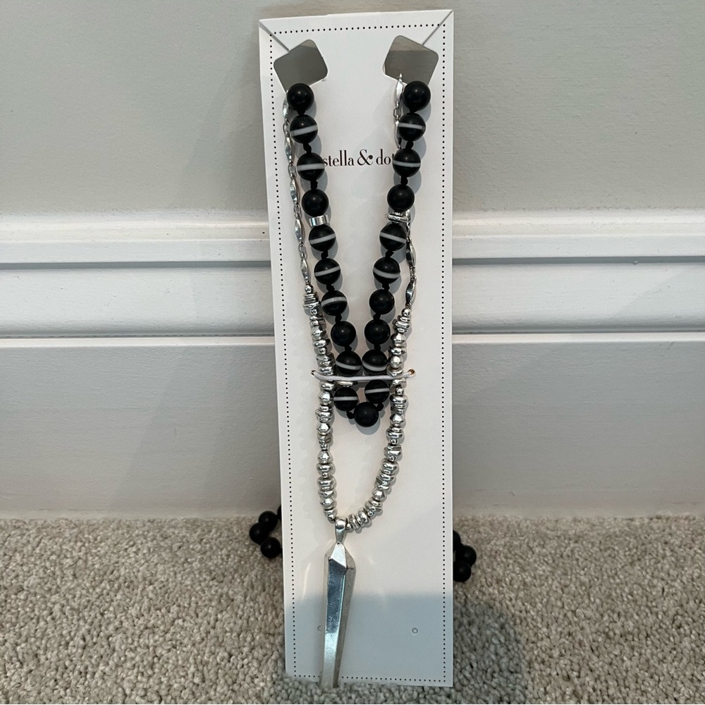 Stella and Dot Rayna Pendant Necklace NIB